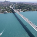 İstanbul Boğazı gemi trafiğine geçici olarak kapatıldı